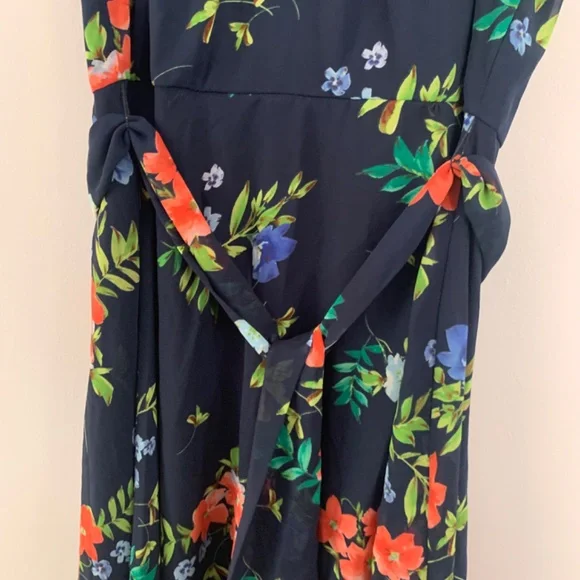 Floral dress - Picture 4 of 10